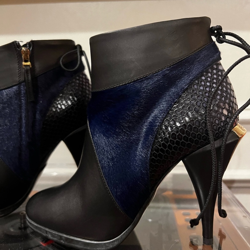 Gorgeous Fendi Ankle Boots